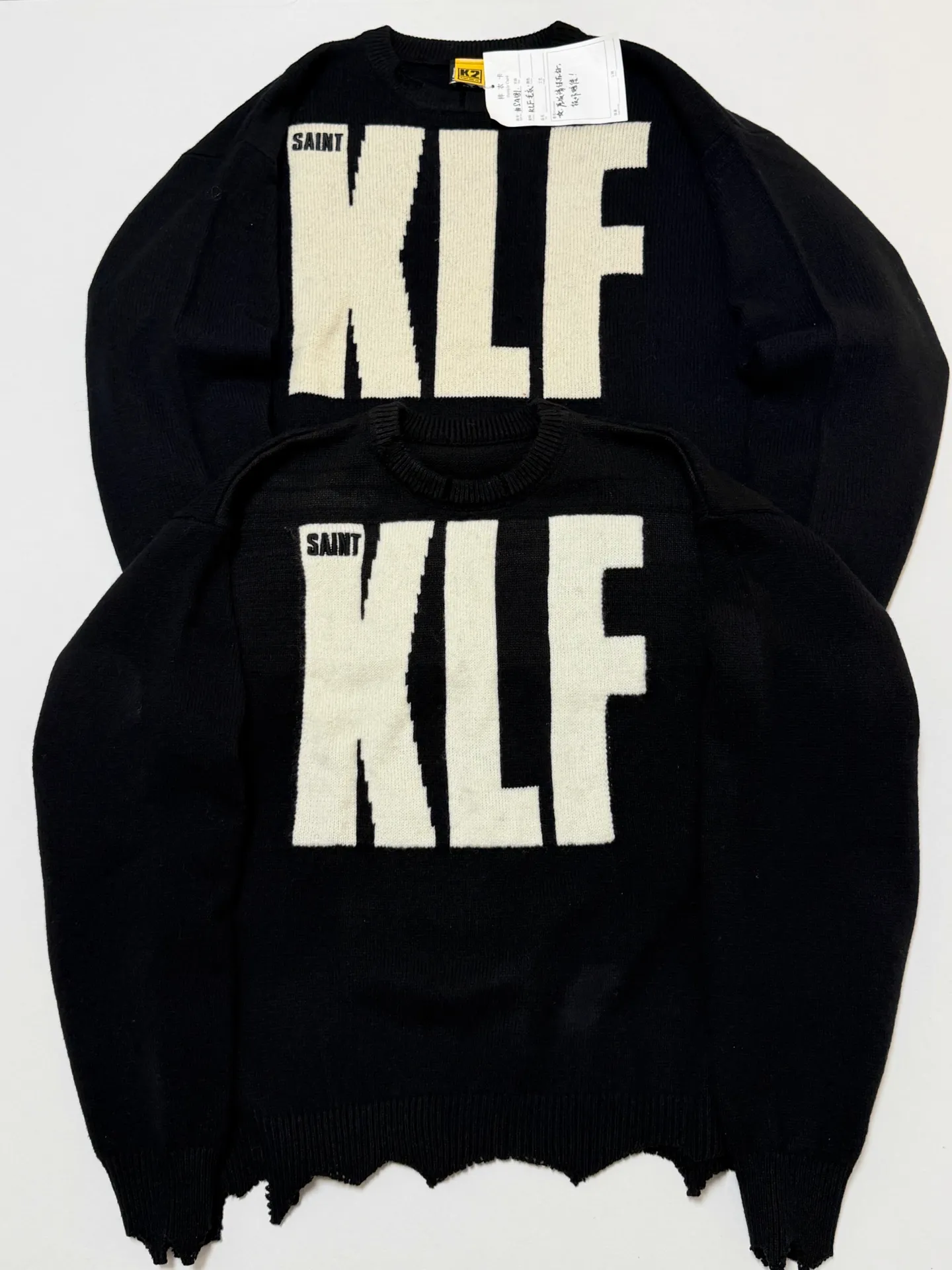 Sample vs. Pattern SAINT Mxxxxxx × The KLF KLF_CREW NECK KNIT/BLK KLF joint deconstructed destroyed wool sweater Black S-XL Original heel Made of 100% pure wool Natural and warm Wool fabric Recommended dry cleaning or gentle hand washing Completely correct version Customized KLF joint main mark/wash mark Imported special machine embroidery Full three-dimensional Hand destroyed Deconstructed and shredded